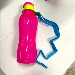 Tupperware Vibrant Pink Water Bottle with Blue Strap
